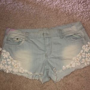 Rue21 Lace & Pearl Detail Shorts - Size 13/14